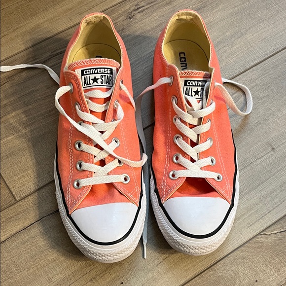 EUC Converse All Star Women’s 10/Men’s 8Vibrant Salmon Sneakers - Picture 1 of 4